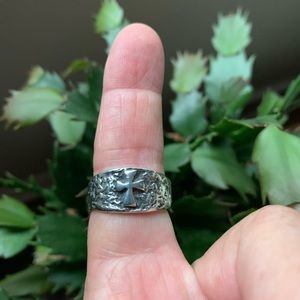 James Avery Retired Hammered Cross Ring .925 Sterling Silver
